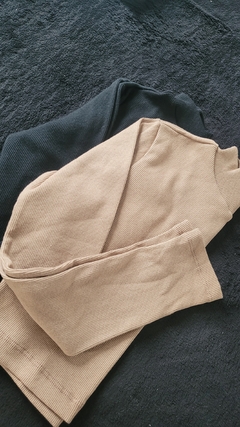 Cropped Manga Longa - comprar online