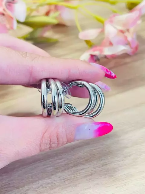 Brinco Argola Tripla 1,5cm Prateada + Verniz - comprar online