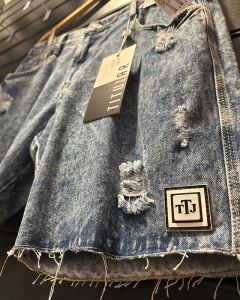 BERMUDA JEANS MORM. RASGADO OVERLOQUE - comprar online