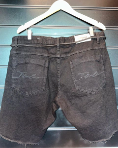 BERMUDA JEANS PRETA BAINHA NORMAL - Urban Store - Estilo e qualidade que você merece!