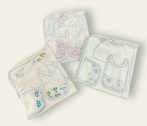 SET 4 PIEZAS MANTA, BABITA, BABERO Y GORRITO