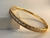 PULSEIRA DOURADA COM CRISTAIS QUADRADOS na internet