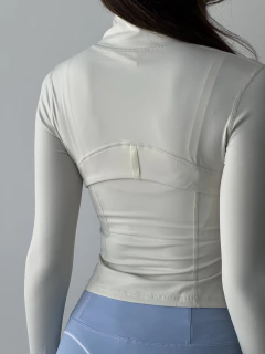 Campera Naia OFF WHITE en internet