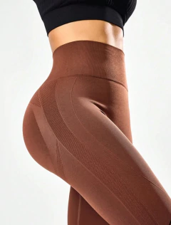 CALZA FIT LARGA MARRON