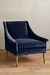Sillón de un cuerpo Bélgica en color azul marino con patas de madera clara.