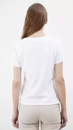 REMERA ESCOTE EN V - SparkingShop