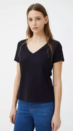 REMERA ESCOTE EN V en internet