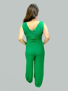 Macacão Pantalona Vitória na internet