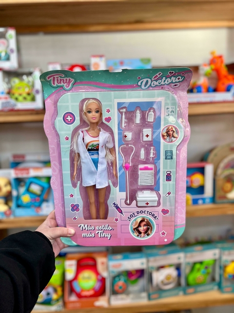 Muñeca Tiny Doctora