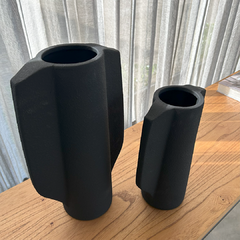 Vaso Erza P em cerâmica preta - loja online