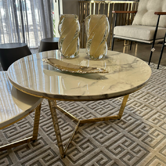 Mesa de centro redonda Aurora G em mármore branco - Glaucia Mosaner Interiores