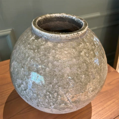 Vaso Ruth M em cerâmica vietnamita - Glaucia Mosaner Interiores