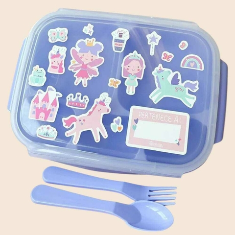 Lonchera con divisiones y cubiertos.