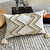 Capa de Almofada Bordada Essência Zig Zag - Tassel 30x50. - Tramamund