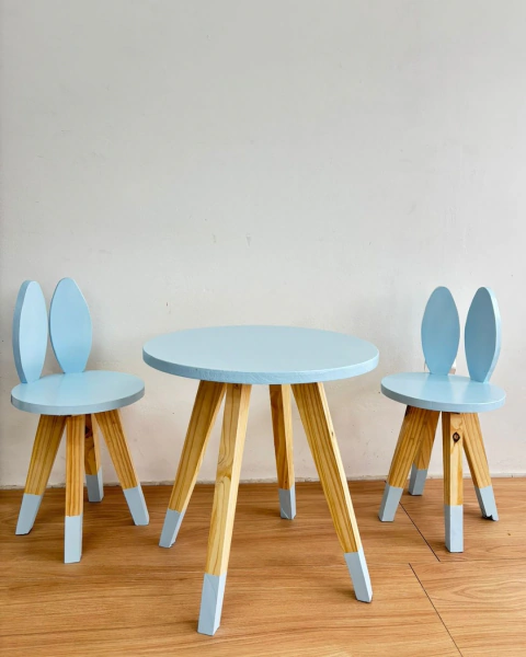 SILLITAS Y MESA MODELO CONEJITO