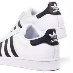 Adidas Superstar en internet