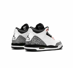 Air Jordan 3 Retro Infrared en internet