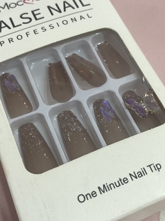 Uñas postizas Mariposa en internet