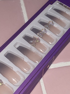 Uñas postizas Moño