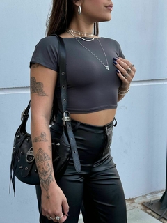 Cropped Less - comprar online