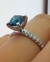 Anillo Diamante azul 0,50 cts y diamantes blancos en hombros - comprar en línea