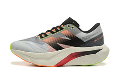 TÊNIS NEW BALANCE FUELCELL REBEL V4 "CINZA LARANJA NEON" (PRAZO DE ATÉ 20 DIAS PARA ENTREGA) - FRETE GRÁTIS BR - comprar online