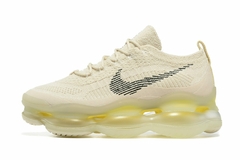 TÊNIS NIKE AIR MAX SCORPION "CREME AMARELO" (PRAZO DE ATÉ 20 DIAS PARA ENTREGA) - FRETE GRÁTIS BR - comprar online
