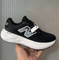 TÊNIS NEW BALANCE FRESH FOAM X 880V 15 "PRETO BRANCO" (PRAZO DE ATÉ 20 DIAS PARA ENTREGA) - FRETE GRÁTIS BR - comprar online