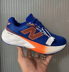 TÊNIS NEW BALANCE FRESH FOAM X 880V 15 "AZUL LARANJA" (PRAZO DE ATÉ 20 DIAS PARA ENTREGA) - FRETE GRÁTIS BR - comprar online