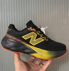 TÊNIS NEW BALANCE FRESH FOAM X 880V 15 "PRETO AMARELO" (PRAZO DE ATÉ 20 DIAS PARA ENTREGA) - FRETE GRÁTIS BR - comprar online