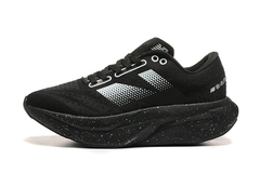 TÊNIS NEW BALANCE FUELCELL REBEL V4 "PRETO BRANCO ESTRELADO" (PRAZO DE ATÉ 20 DIAS PARA ENTREGA) - FRETE GRÁTIS BR - comprar online