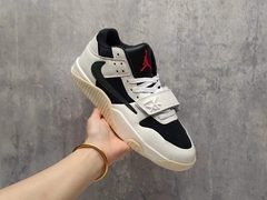 TÊNIS NIKE AIR JORDAN JUMPMAN CUT THE CHECK X TRAVIS SCOTT "PRETO BRANCO" (PRAZO DE ATÉ 20 DIAS PARA ENTREGA) - FRETE GRÁTIS BR - comprar online