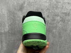 TÊNIS NIKE AIR JORDAN JUMPMAN CUT THE CHECK X TRAVIS SCOTT "VERDE PRETO" (PRAZO DE ATÉ 20 DIAS PARA ENTREGA) - FRETE GRÁTIS BR - Billy Outsize