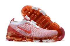 TÊNIS NIKE VAPORMAX 3 FEMININO "LARANJA BRANCO" (PRAZO DE ATÉ 20 DIAS PARA ENTREGA) - FRETE GRÁTIS BR na internet
