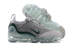 TÊNIS NIKE VAPORMAX 2021 "CINZA PRETO VERDE MUSGO" (PRAZO DE ATÉ 20 DIAS PARA ENTREGA) - FRETE GRÁTIS BR na internet