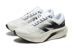 TÊNIS NEW BALANCE FUELCELL REBEL V4 "CREME PRETO BRANCO" (PRAZO DE ATÉ 20 DIAS PARA ENTREGA) - FRETE GRÁTIS BR na internet