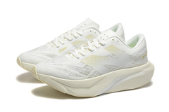 TÊNIS NEW BALANCE FUELCELL REBEL V4 "BRANCO" (PRAZO DE ATÉ 20 DIAS PARA ENTREGA) - FRETE GRÁTIS BR na internet