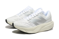 TÊNIS NEW BALANCE FUELCELL REBEL V4 "BRANCO CINZA CREME" (PRAZO DE ATÉ 20 DIAS PARA ENTREGA) - FRETE GRÁTIS BR na internet