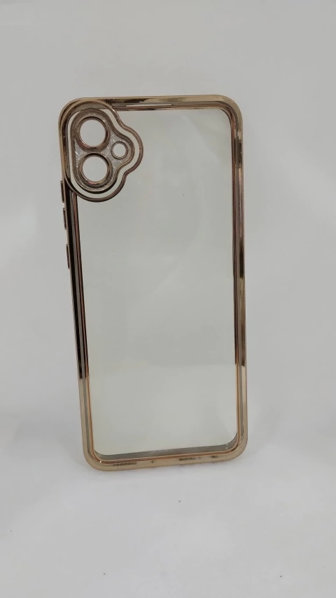 Galaxy A04E: Capa Clear com Borda Cromo Rosé - Glamour Puro! ✨