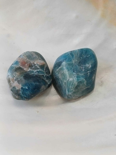 Cristal natural "Apatita azul"