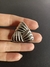 Aretes de triángulo con líneas, plateados. - comprar en línea