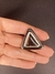 Aretes triangulares con margen, plateados. en internet