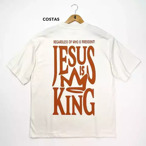 Camiseta Oversized Unissex Cristã Branca Jesus Is King - comprar online