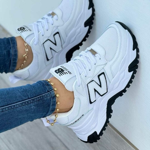 New Balance Suela Alta Blanco Negro Dama