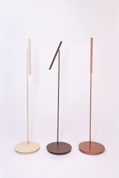 Luminária de Piso Tucano na internet