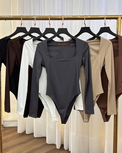 Body Estella na internet