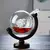 Conjunto Decanter de luxo para Whisky "Volta Ao Mundo" com dois copos em vidro. Importado - Empório Primo Milione