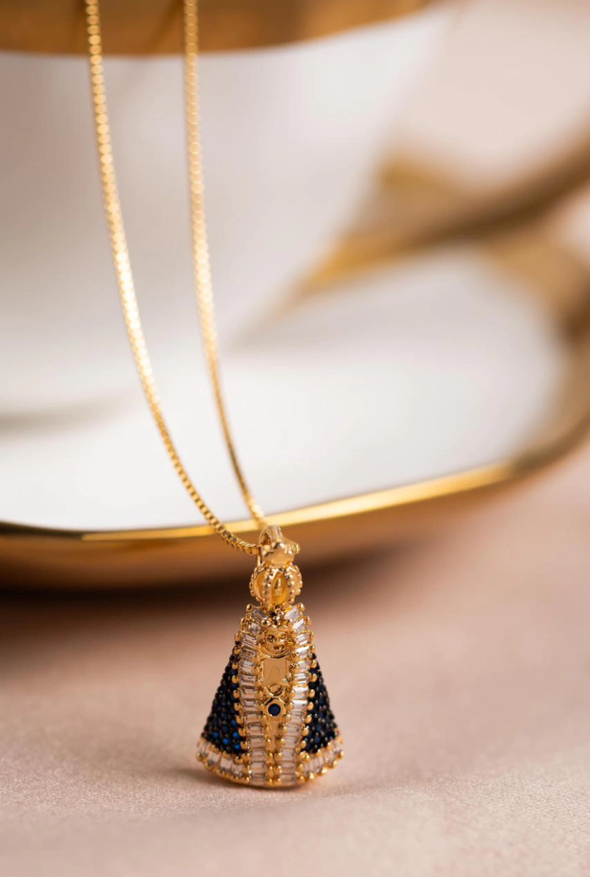 Colar Nossa Senhora Manto Azul | Cravejado | Dourado