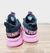 Tênis Preto e Rosa na internet