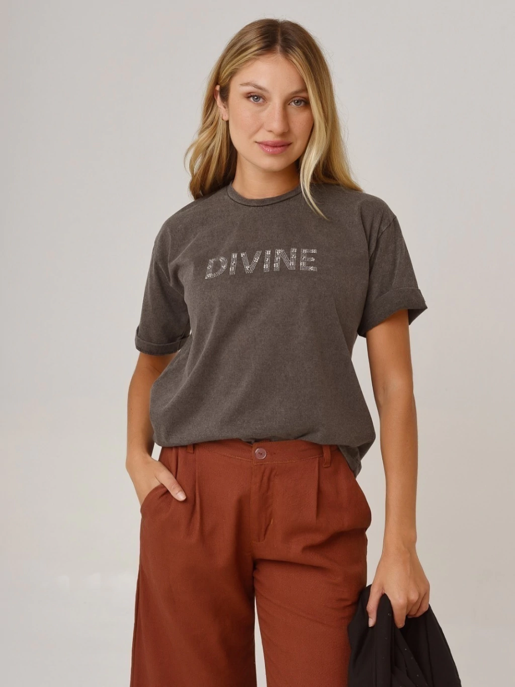 Remera Divine